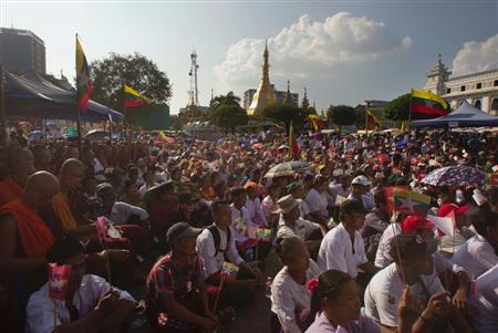 ミャンマー　最大都市で軍支持の大規模集会