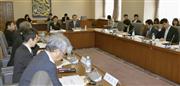 財務省で開かれた政府税制調査会の基礎問題小委員会＝２３日