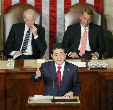 ４月２９日、米議会の上下両院合同会議で演説する安倍首相＝ワシントン（共同）