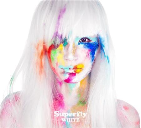 アルバム「ＷＨＩＴＥ」（Ｓｕｐｅｒｆｌｙ、３０００円＋税）。発売中（提供写真）