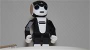 RoBoHoN（ロボホン）。高橋氏が制作したロボット「ロビ」に近いデザインだ＝6日、千葉市