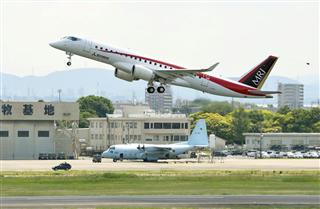 ６月に初飛行したＭＲＪの試験２号機＝愛知県営名古屋空港