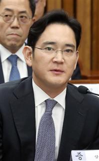 韓国国会の聴聞会に出席したサムスングループの李在鎔副会長＝２０１６年１２月、ソウル（聯合＝共同）