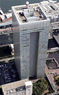 東芝本社ビル＝東京都港区（本社チャーターヘリから、桐原正道撮影）