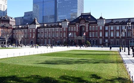 東京駅丸の内駅前広場が全面開業 水場と芝生で路面温度上昇を抑制 インスタ映えする Sankeibiz サンケイビズ