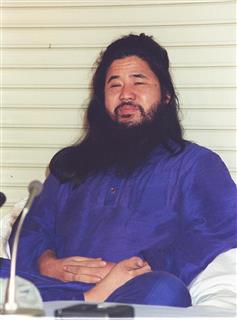 オウム真理教の麻原彰晃教祖（本名・松本智津夫）＝１９９０年１０月２２日、静岡県富士宮市