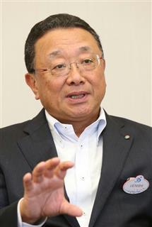 インタビューに応じるオリエンタルランドの上西京一郎社長＝千葉県浦安市