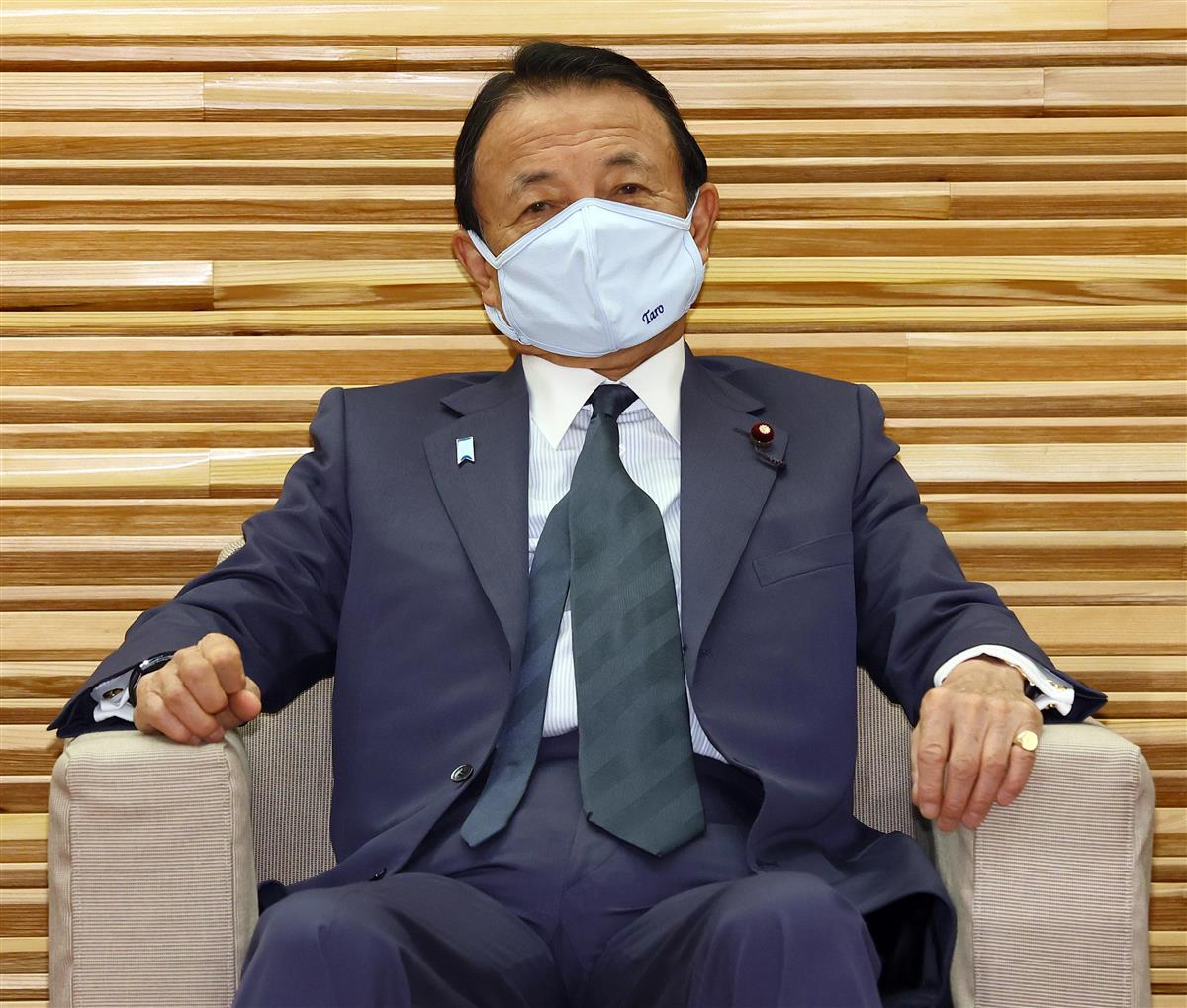 麻生氏事務所、西日本新聞に記事訂正求める通知書　首相に「声荒らげた」