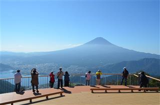 山梨に富士山ビューの展望台新設、改装相次ぐ　新たな魅力で訴求