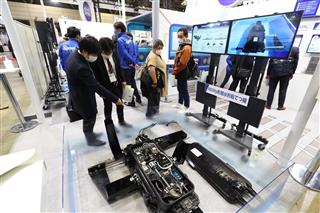 3D使い新型車両プレゼン、対コロナ製品も注目　鉄道技術展